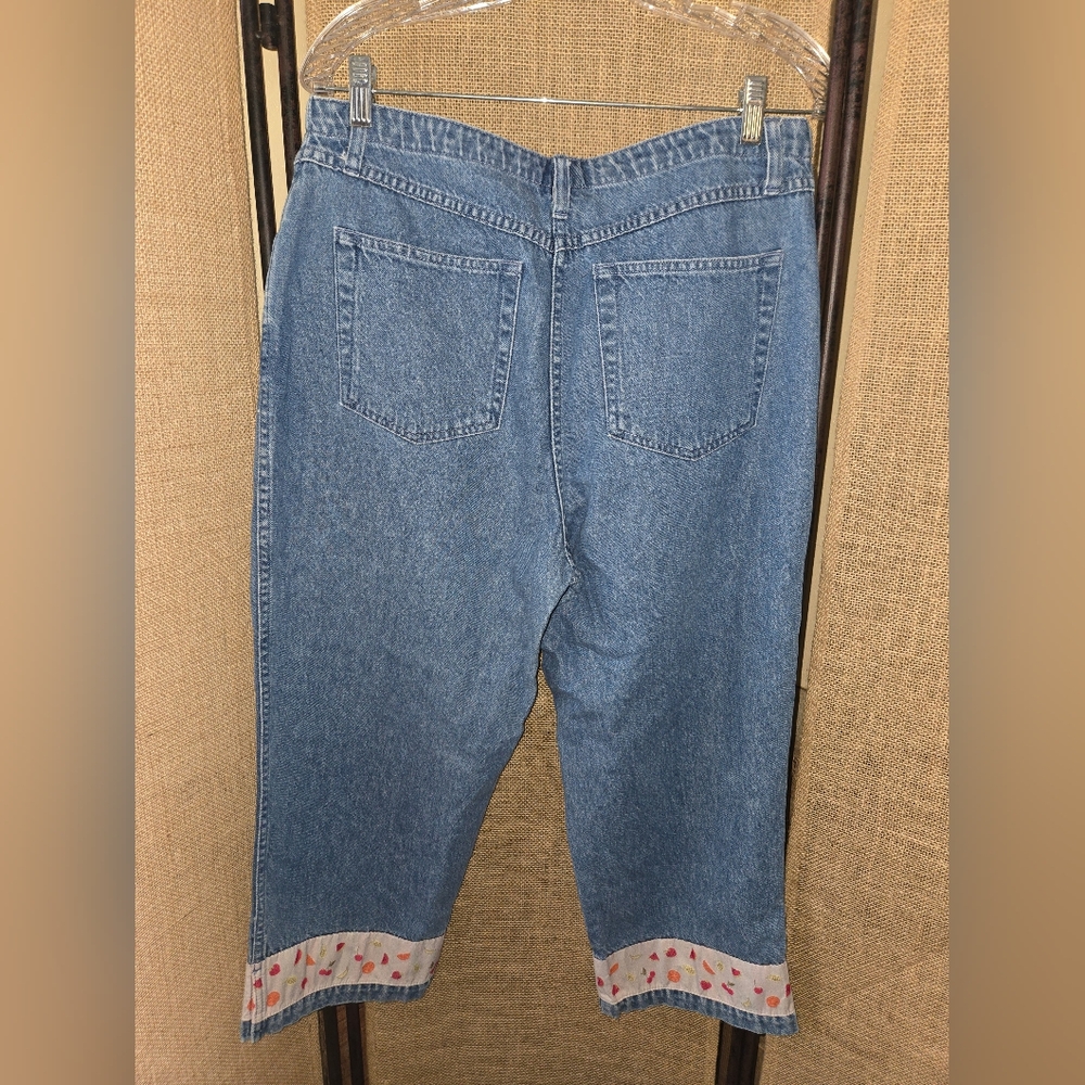 Women's Christopher & Banks Fruit Ribbon Embellished Denim Capris Size 10 - Picture 9 of 9